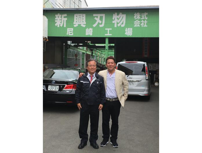 威臺(tái)領(lǐng)導(dǎo)與新興刃物社長(zhǎng)